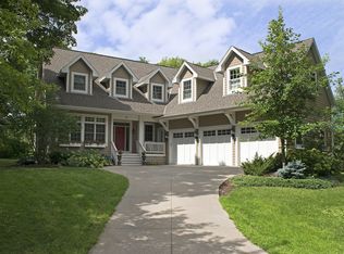 153 Huntington Ave S, Wayzata, MN 55391