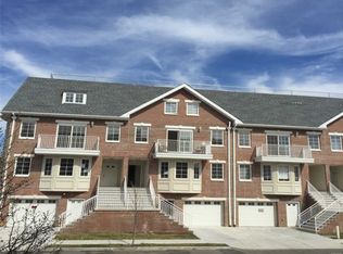 359 Soundview Ln #A, College Point, NY 11356