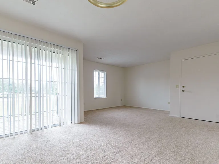 Windsor Gardens Apartments — Photo 73
