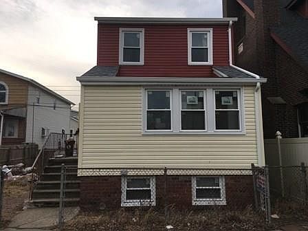 1st image of 37 Eaton Ct
