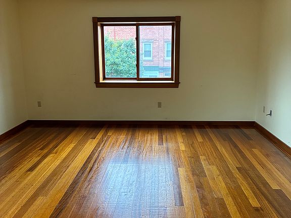 4th image of 274 Pleasant St