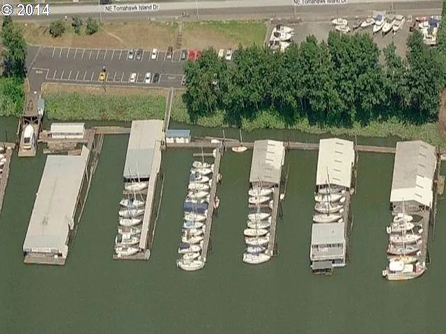 300 NE Tomahawk Island Dr photo 1