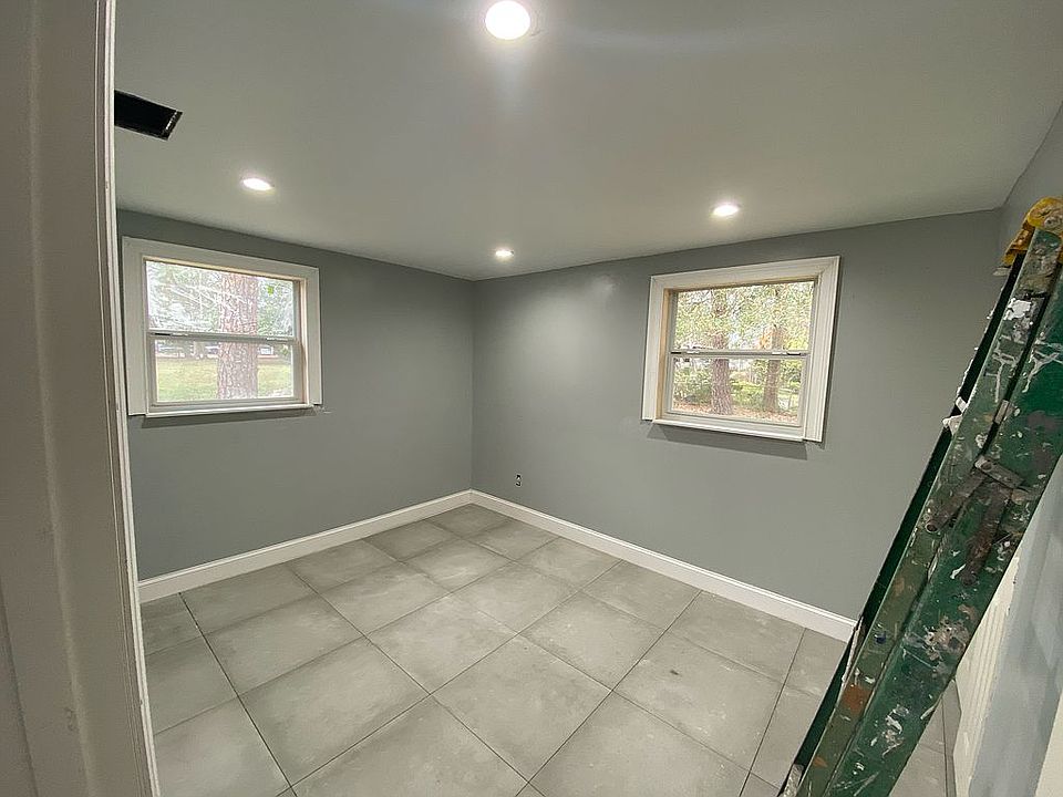 1st image of 2836 Lucoma Dr