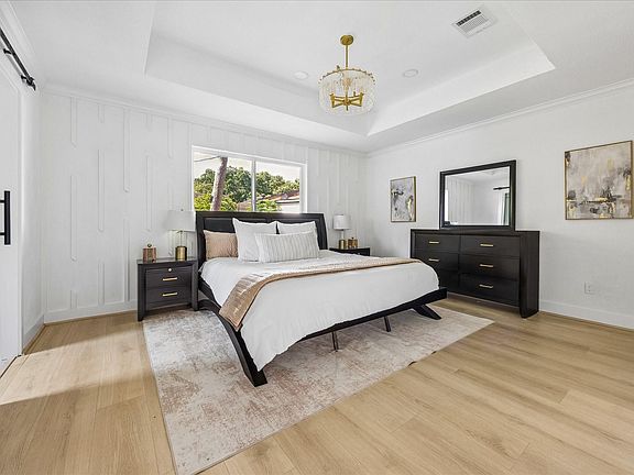 4th image of 6027 Valkeith Dr