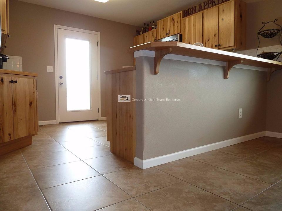 1st image of 1011 Sunflower Cir