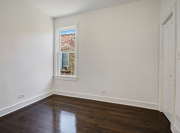 5th image of 5254 W Congress Pkwy