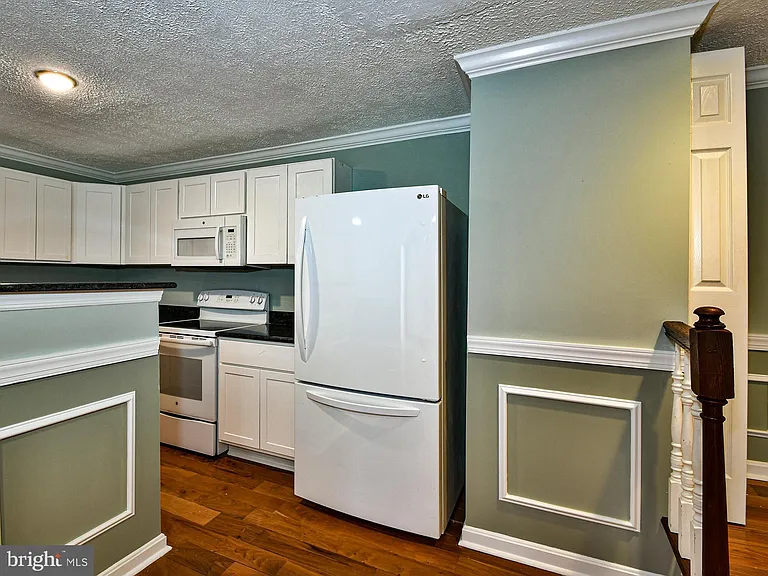 8011 Mandan Rd #303 — Photo 11