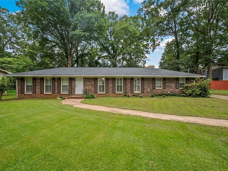 4839 Lehigh Dr — Photo 1