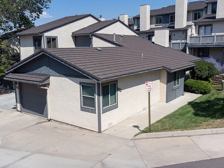 4618 Excalibur Ct — Photo 3