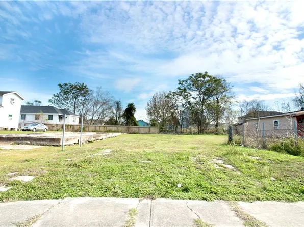 2321 Piety St, New Orleans, LA 70117