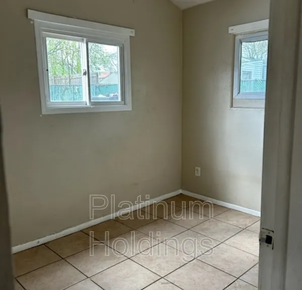 1055 Neville Ave — Photo 13