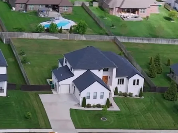1410 Tuscany Dr, Centerton, AR 72719