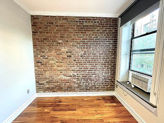 3rd image of 215 Mott St #15