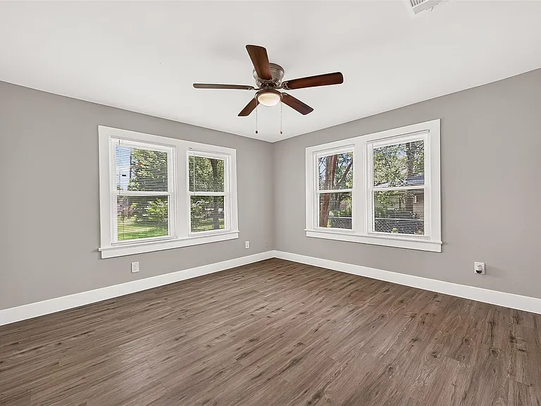 1213 Allen St — Photo 22