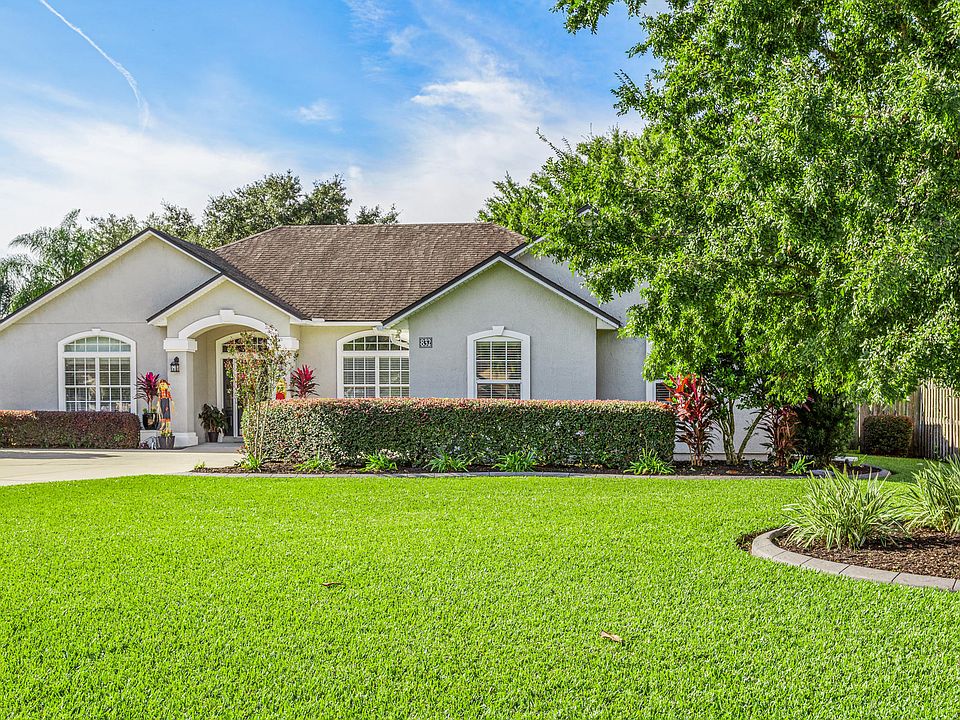 1st image of 832 Lotus Ln N