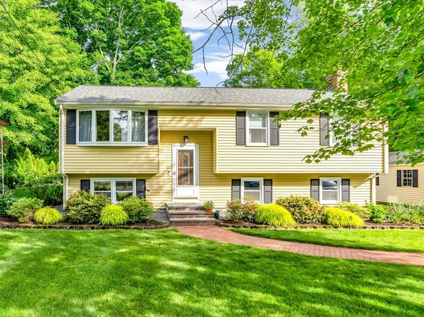 2 Walker St, Norton, MA 02766