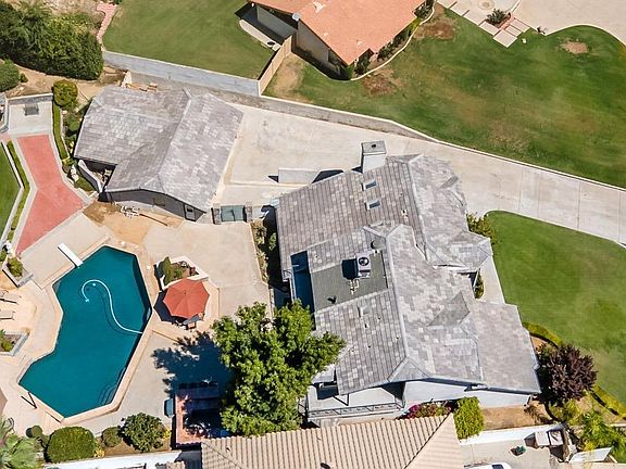 5th image of 4400 Country Club Dr Unit 7