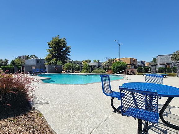4th image of 14014 N 54th Avenue