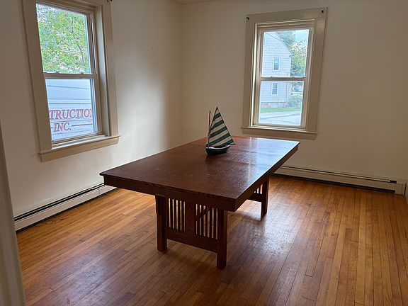 5th image of 17 Lake St #17