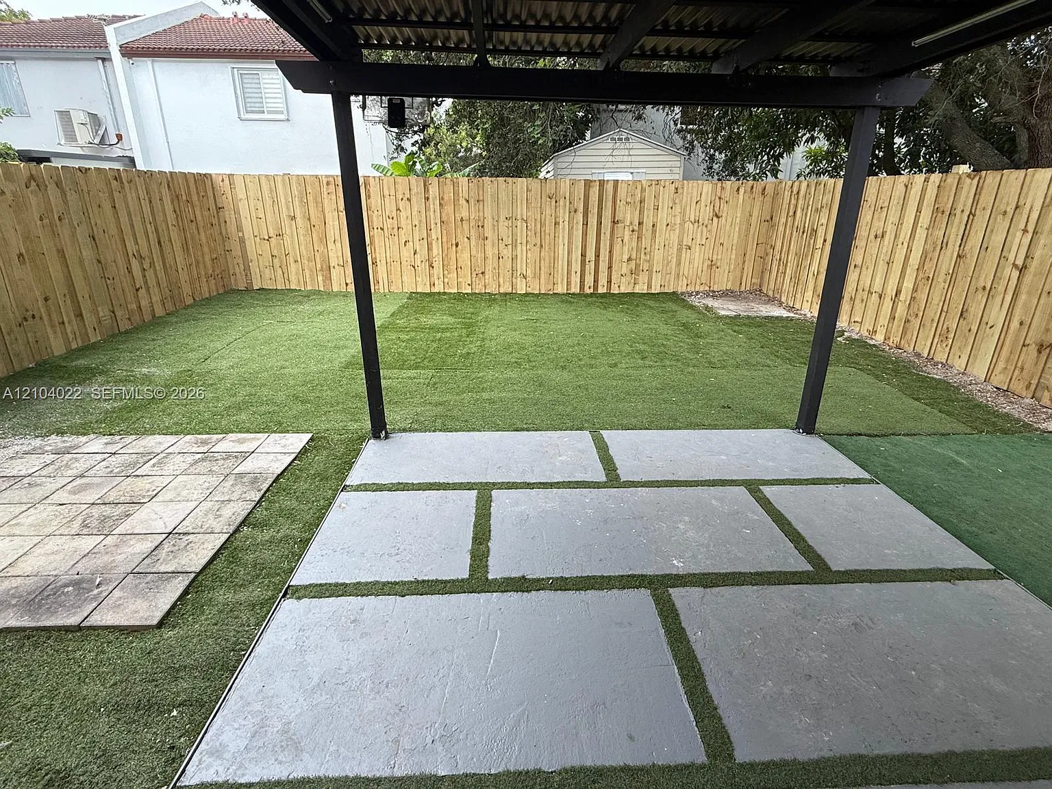 Naranja Gardens — Photo 2