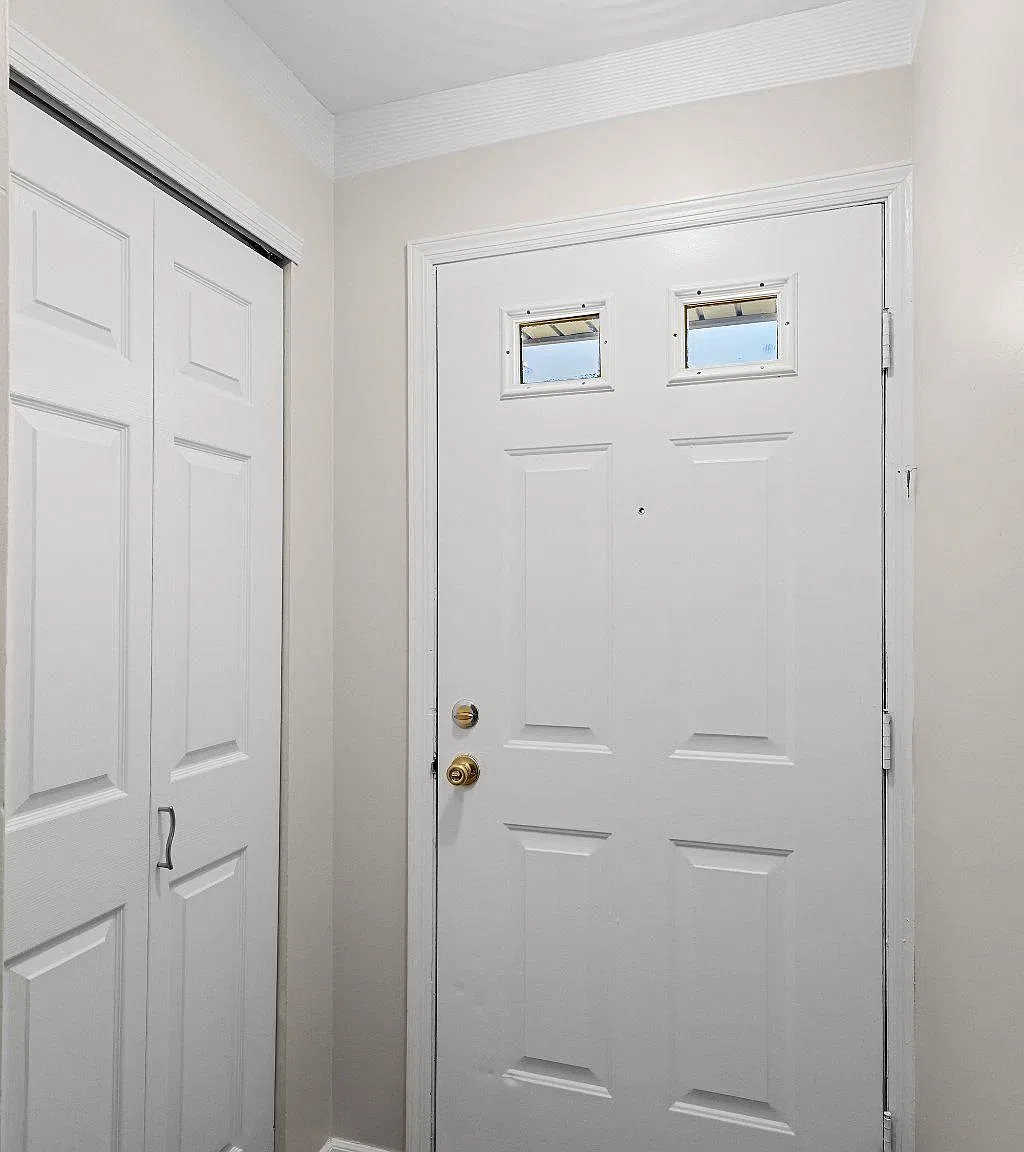 2 bed, 1.0 bath, 984 sqft, $2,100 — Photo 4
