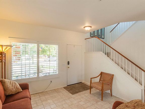5th image of 1541 Lobelia Ave