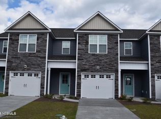 311 S Stingray Ln, Sneads Ferry, NC 28460
