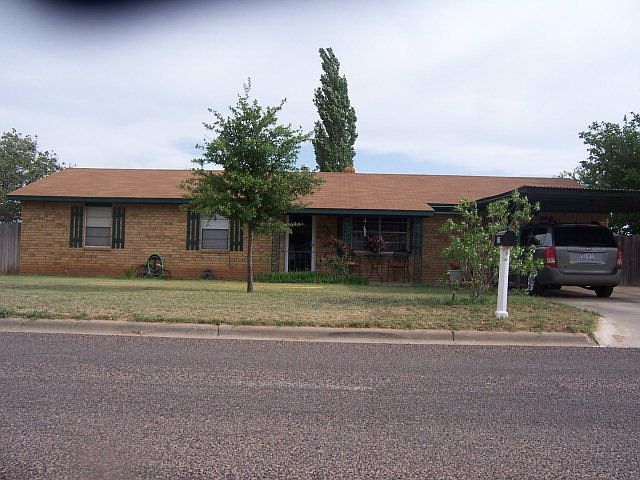 1st image of 210 SE Avenue D