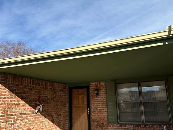 3rd image of 2133 Sierra Dr