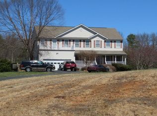29 Royal Hills Dr, Fredericksburg, VA 22406