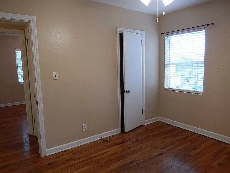 212 Edwards St — Photo 12