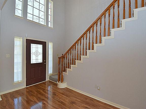 2nd image of 2122 Avenida La Quinta St