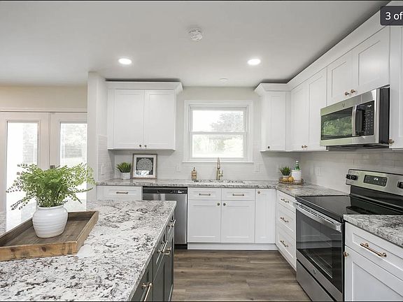 3rd image of 3704 Anderson Rd