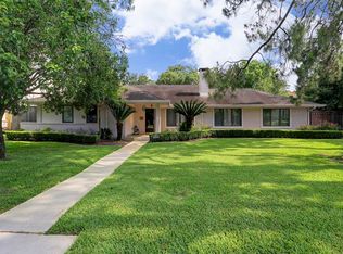 5183 Huckleberry Cir, Houston, TX 77056