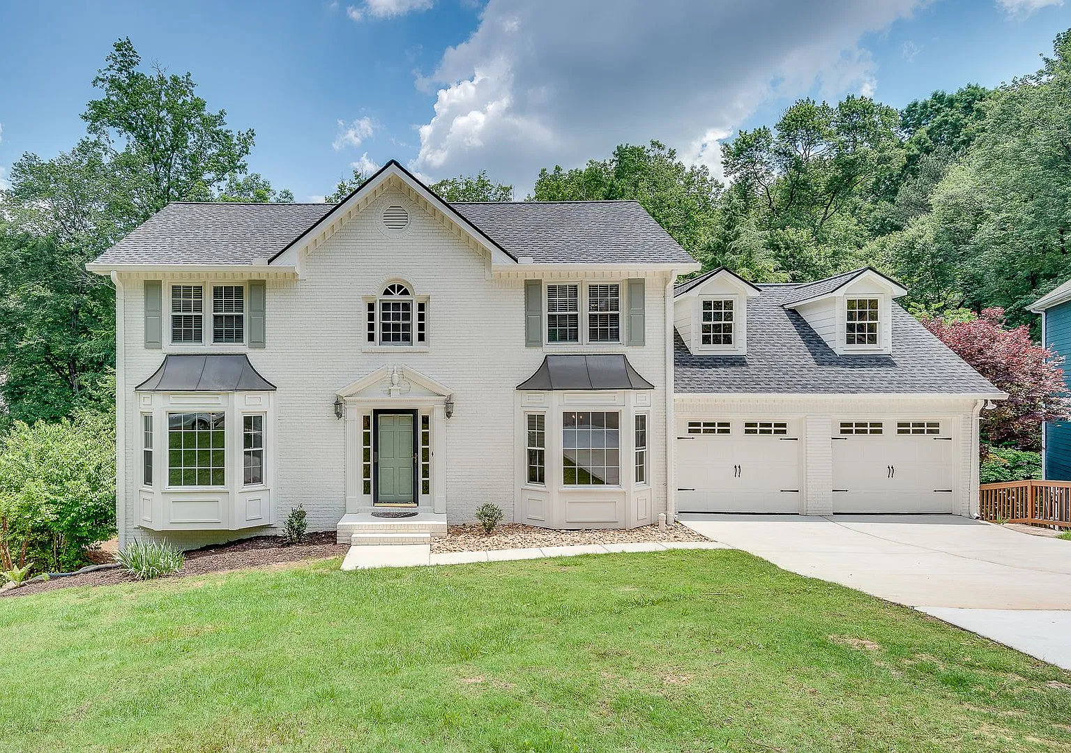 Gorgeous Fully Restored 4/2.5 w/ Finished Basement & Amazing Backyard! — Photo 3