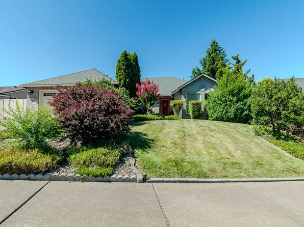 1829 Garden Dr, Medford, OR 97504