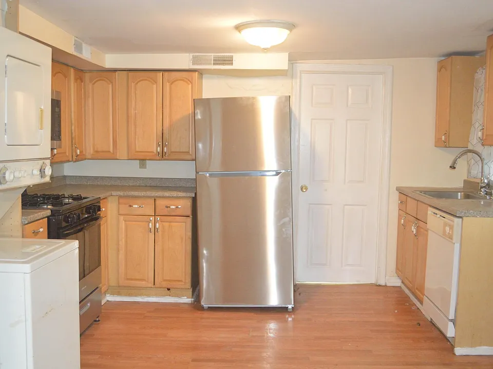 281 Merrimack St #3