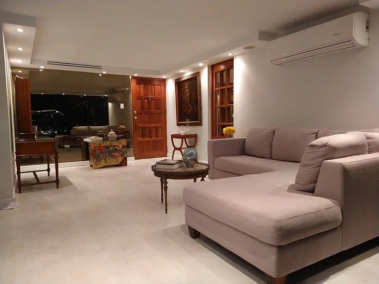 450 Avenue De La Constitucion — Photo 1