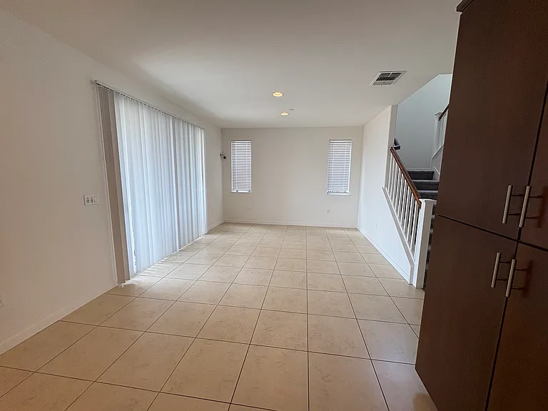 1072 Mariners Dr — Photo 7