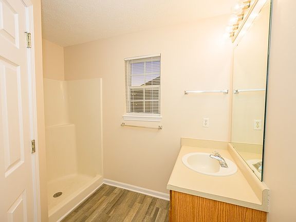 5th image of 130 Skyline Dr #2