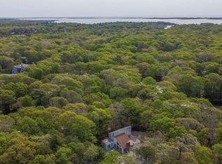 20 Midhampton Ave, Quogue, NY 11959