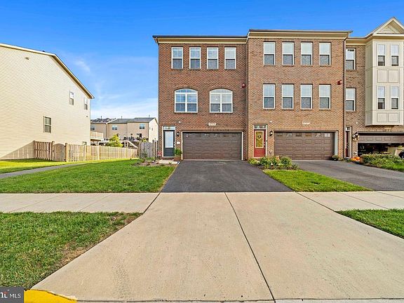 4th image of 6755 Pinchot Ln