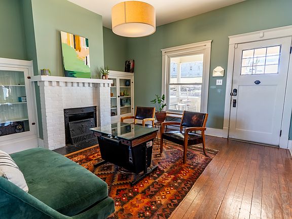 4th image of 813 Park St