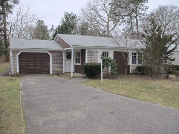 7 Katharyn Michael Road, Yarmouth Port, MA 02675