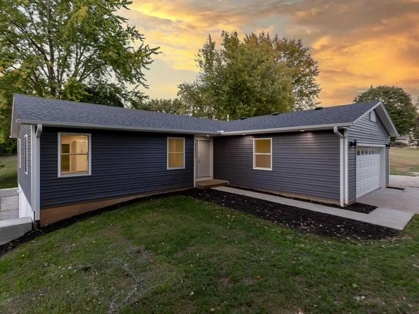 26850 229th St, Le Claire, IA 52753