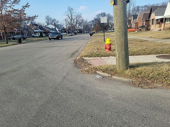 5th image of 18516 Waltham St