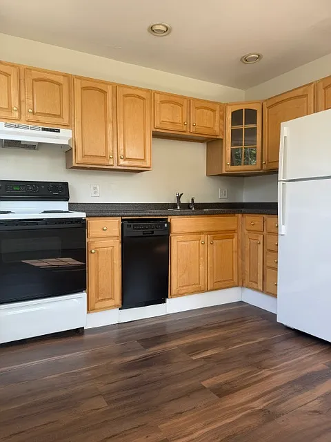 71 Grove Street - 5 — Photo 4