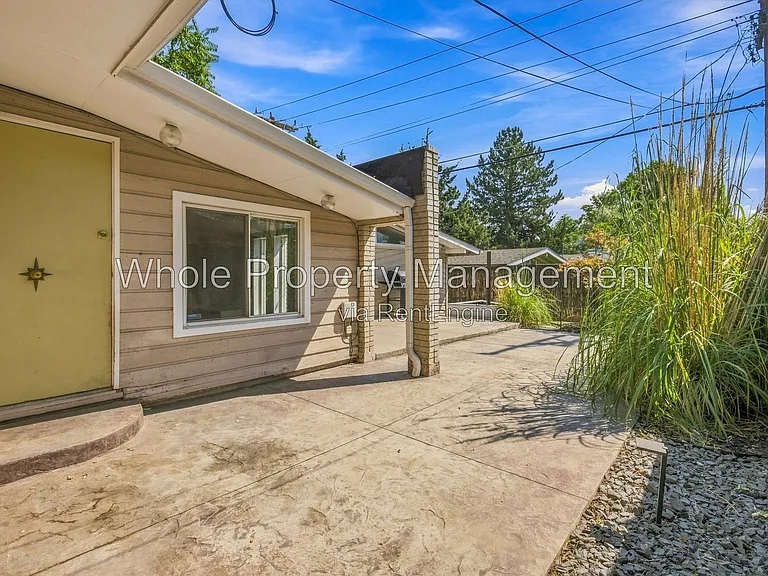 2300 S Newton St — Photo 29