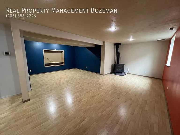 452 Woodman Dr — Photo 21