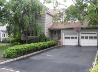 36 Van Zandt Dr, Hillsborough, NJ 08844